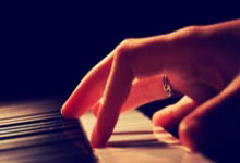 CBA全明星星锐赛：大学生队一胜一负.